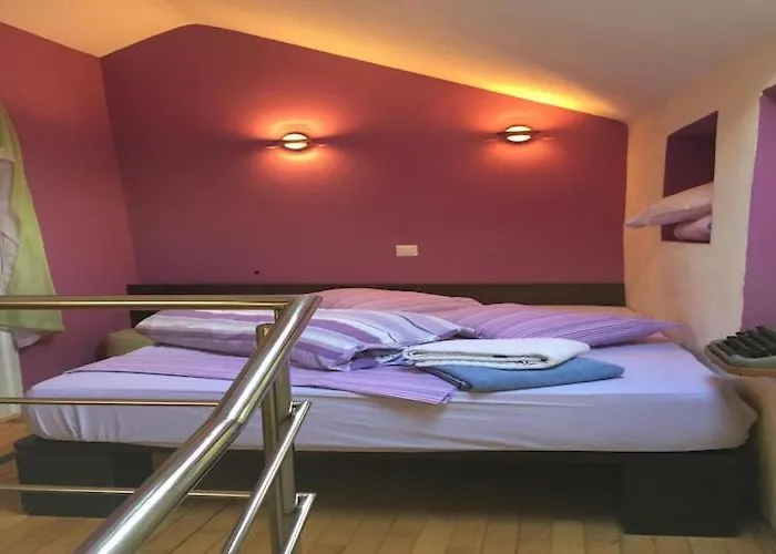 Elena St - Duplex Purple Apartment Split